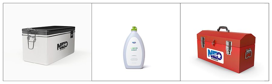 Label yang cocok untuk mesin label sisi presisi tinggi Neostarpack termasuk kotak kaleng cokelat dengan kait logam, wadah plastik sabun cair, dan kotak alat.